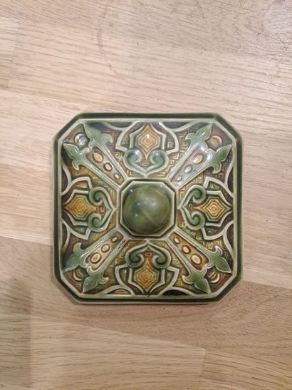 MANUFACTURE DE CHOISY LE ROI
Glazed earthenware...