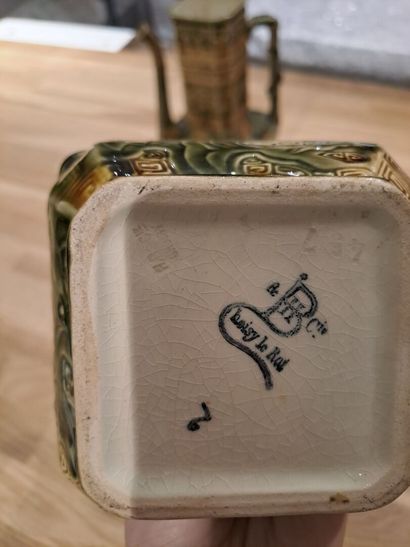 MANUFACTURE DE CHOISY LE ROI
Glazed earthenware...