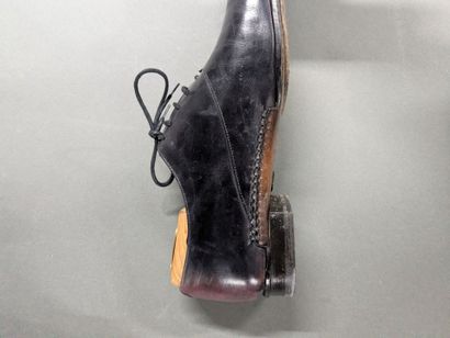 HENRIQUE ENKO
Two pairs of men's leather...