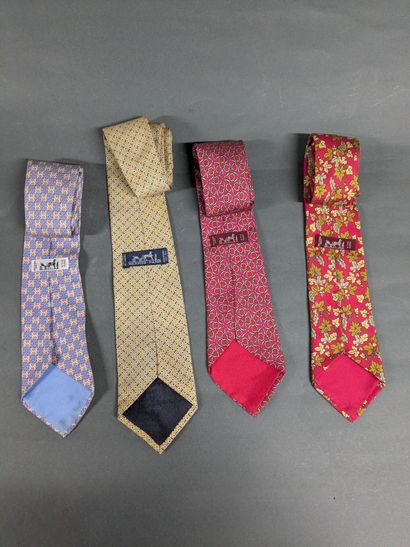 HERMES
Set of four silk ties