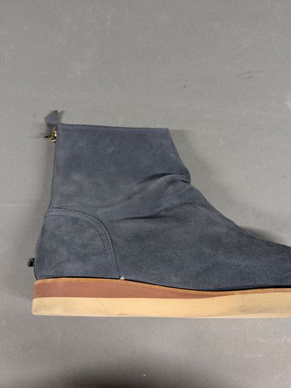 MISSONI
Pair of men's suede high-top shoes,...