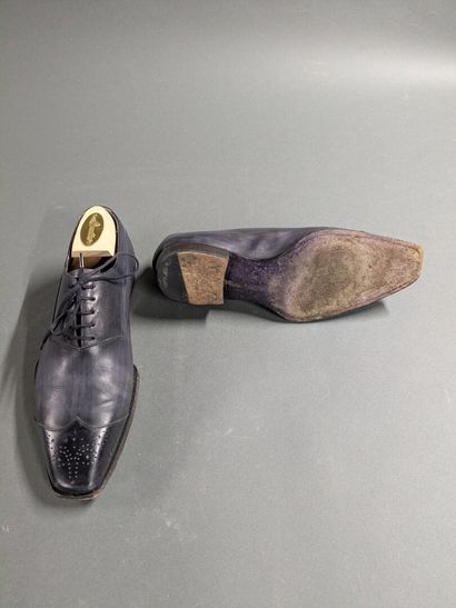 JMLEGAZEL
Two pairs of men's leather shoes,...
