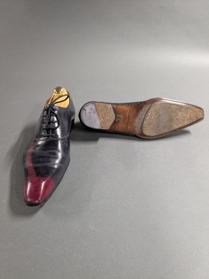 HENRIQUE ENKO
Two pairs of men's leather...
