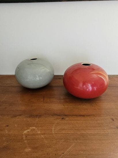 Two modern porcelain vases in the 