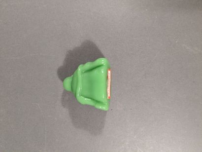 Smiling seated Buddha in imitation jade pâte...