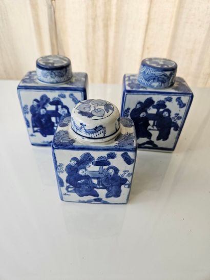 CHINA
Three rectangular porcelain vases with...