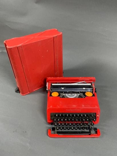 Olivetti 
Valentine S Typewriter
