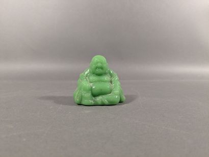 Smiling seated Buddha in imitation jade pâte...