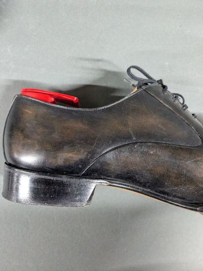 GERARD SENE
Two pairs of men's leather shoes,...