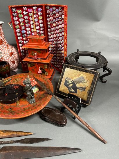 ASIA
Assortment of various Asian objects,...