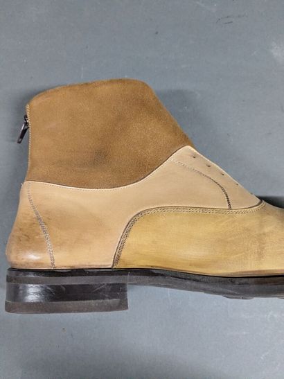 GERARD SENE
Pair of men's high-top shoes...