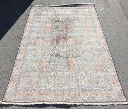 INDO-PERSAN
Large wool carpet with blue and...
