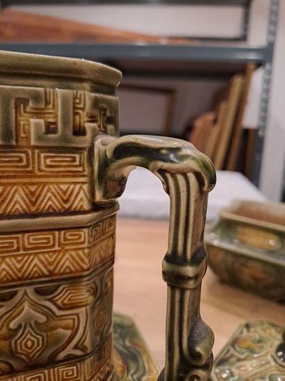 MANUFACTURE DE CHOISY LE ROI
Glazed earthenware...