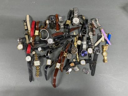 Set of wristwatches (quartz and mechanic...