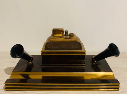 RONSON TOUCH-TYPE
Tabletop lighter made of...