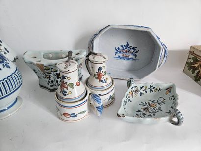 SINCENY
Earthenware set composed of two covered...