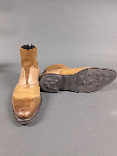 GERARD SENE
Pair of men's high-top shoes...