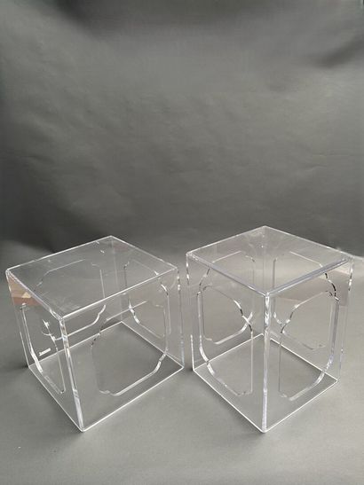 Two square plexiglass seats
H.: 40 and 45.5...