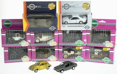 MODEL RANGE (12): VW Beetle 1302 (without...