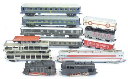 JOUEF varia de HO (13) : 3x locos, 10x wagons
-...