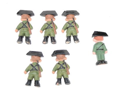 6 figurines en terre cuite peinte de militaires...