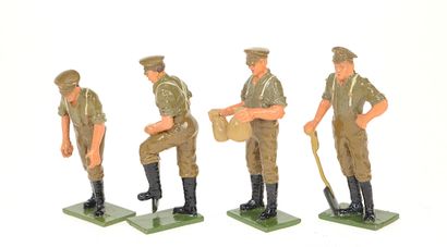 6 figurines en métal, dont 4 soldats Anglais...