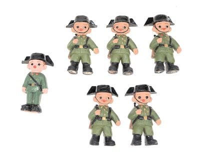 6 figurines en terre cuite peinte de militaires...