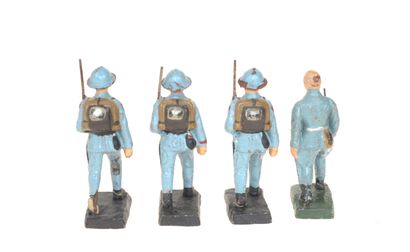 KARL OEXLE : 4 soldats Français au défilé...