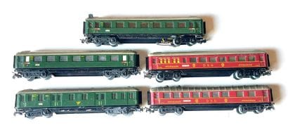 MÄRKLIN (5) voitures-voyageurs, années 57/58,...