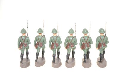 NARDI : 12 soldats Italiens au défilé, en...