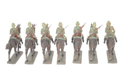 ELASTOLIN : 7 cavaliers Allemands de la Wehrmacht,...
