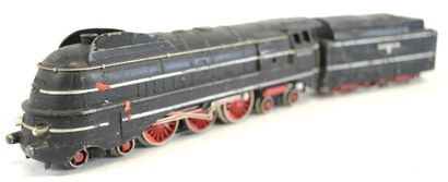 MÄRKLIN SK800 (1950/51) locomotive 232 carénée...