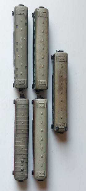 MÄRKLIN (5) voitures-voyageurs, années 57/58,...