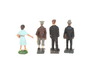 DURSO : 4 figurines en composition, 3 personnages...