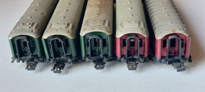 MÄRKLIN (5) voitures-voyageurs, années 57/58,...