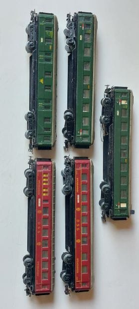 MÄRKLIN (5) voitures-voyageurs, années 57/58,...