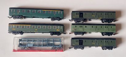 JOUEF (5) voitures-voyageurs + un wagon transport...