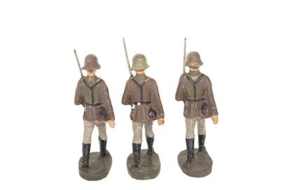 ELASTOLIN : 3 soldats Allemands au défilé,...