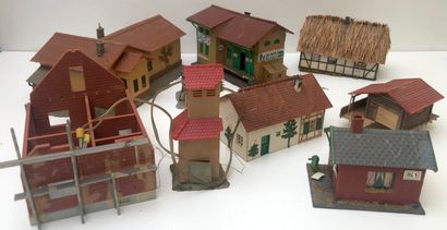 Lot de 36 bâtiments etc, état correct