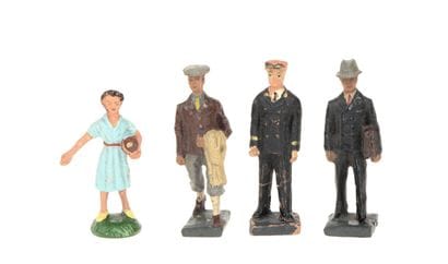 DURSO : 4 figurines en composition, 3 personnages...