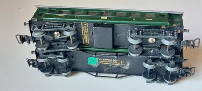 MÄRKLIN loco carénée et 2 voitures
- SK800/12...