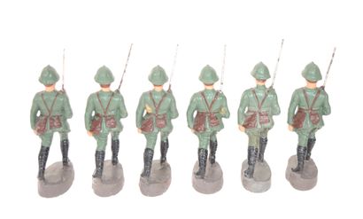 NARDI : 12 soldats Italiens au défilé, en...