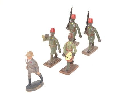 DURSO & F.B : 5 figurines en composition,...