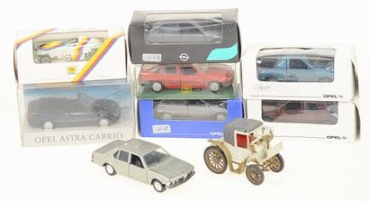 MODEL LINEUP (9): BMW 528i (without transmission),...