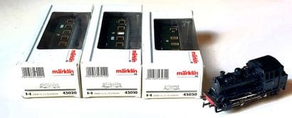 MÄRKLIN set de 4 pcs - une loco, 3 wagons
-...