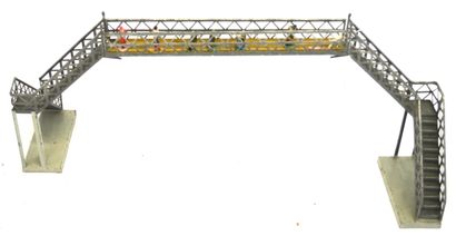 MÄRKLIN (1909) réf 2384/I, passerelle à personnages,...