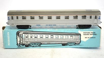 MÄRKLIN 4050 voiture-voyageurs française,...