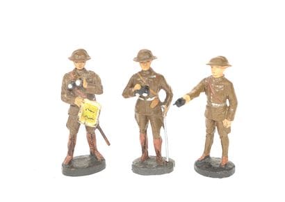 ELASTOLIN : 3 officiers Anglais en composition,...