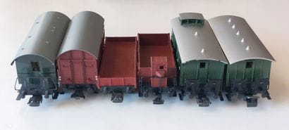 MÄRKLIN lot de (6) wagons