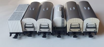 MÄRKLIN (6) wagons de marchandises, fermés,...